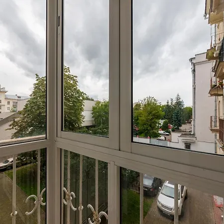Apartment Focus Nezavisimosti 23 *